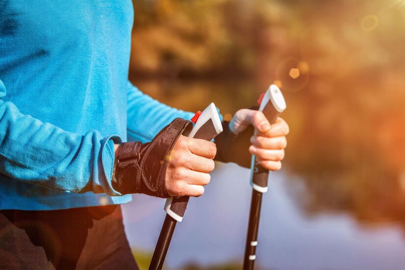 gf-TZwi-ERiW-qdhj_nordic-walking.jpg