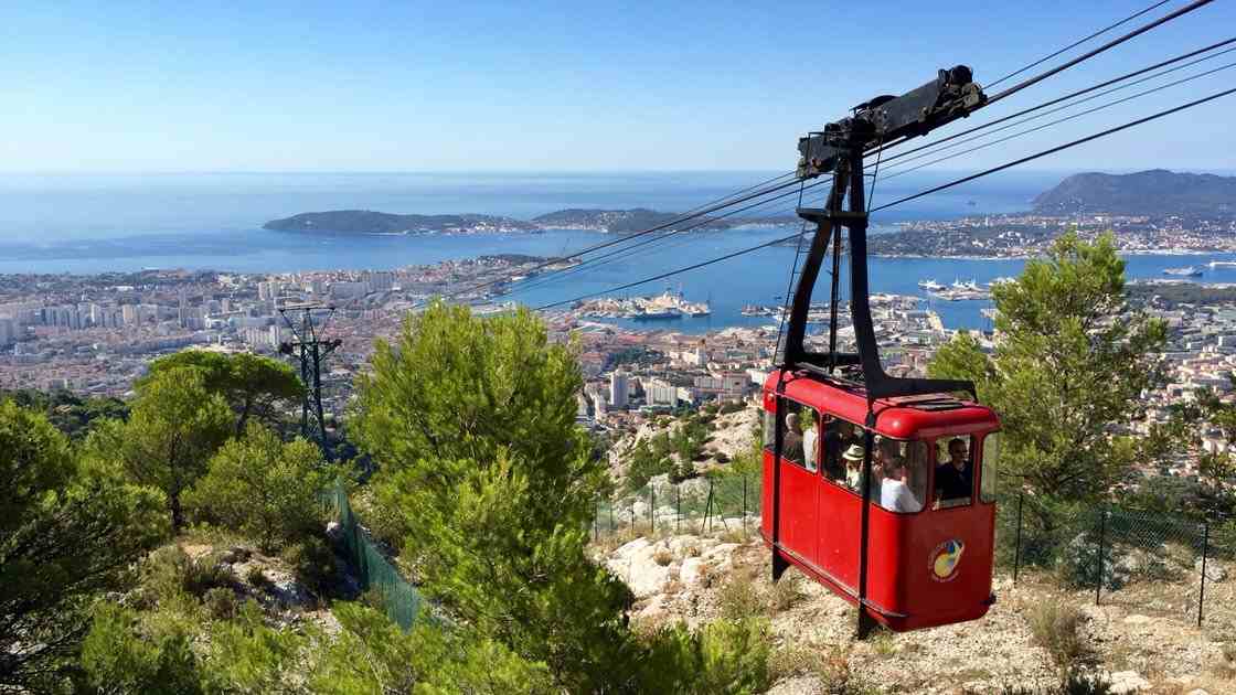 Wjazd kolejką linową w Toulone